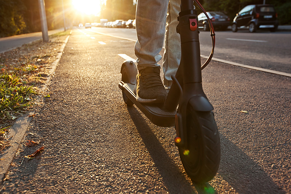 hulajnoga-elektryczna-jedzie