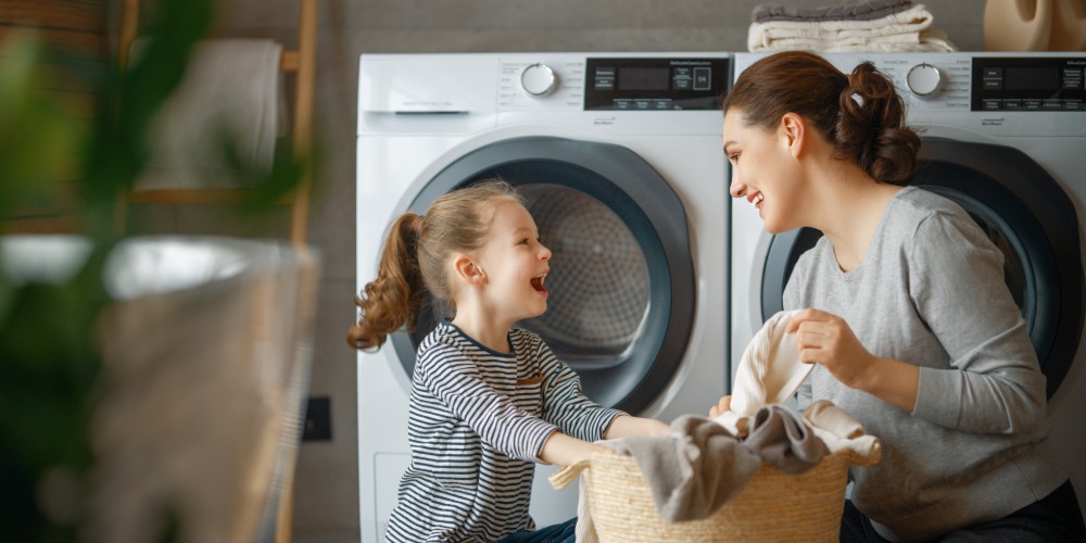 Kobieta robiąca pranie