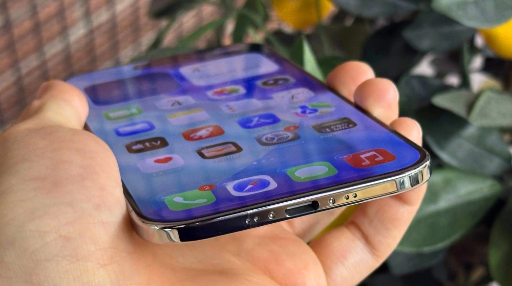 gniazdo USB-C w iPhone Air