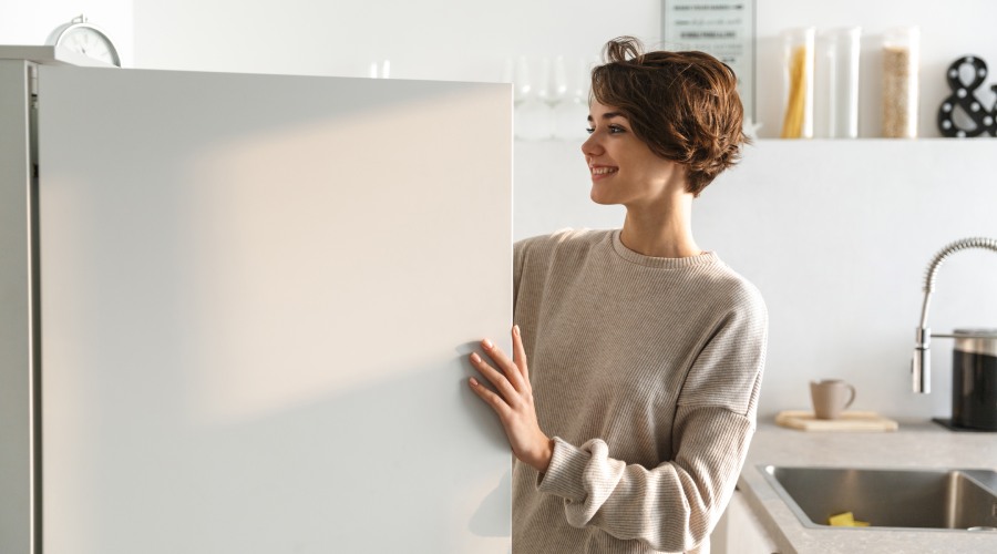 zamrażarka pionowa w kuchni