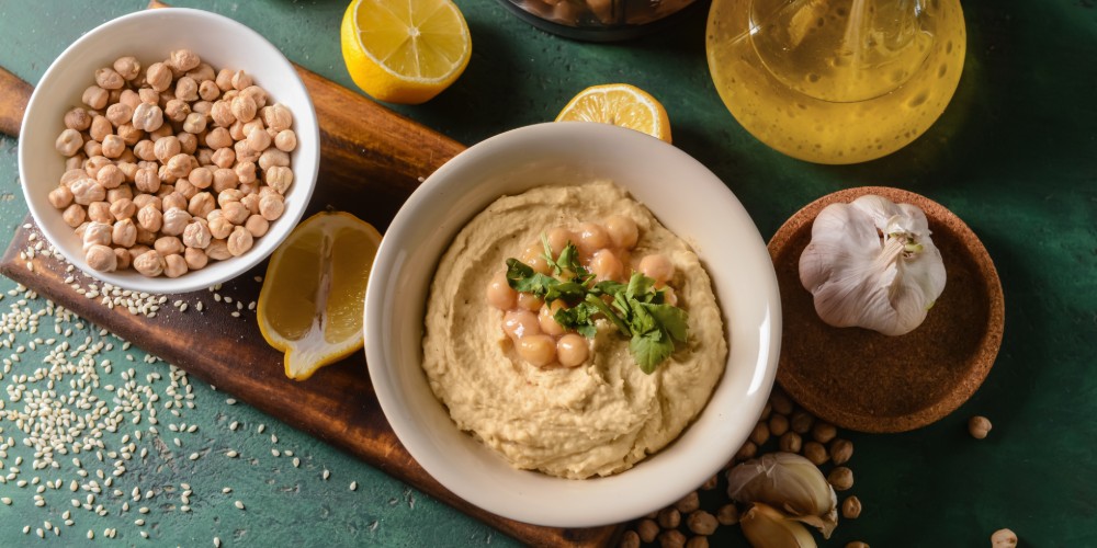 Pasta z ciecierzycy zrobiona samodzielnie