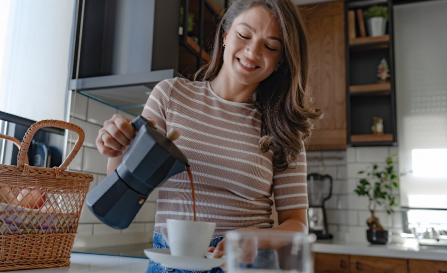 czarna duża kawiarka