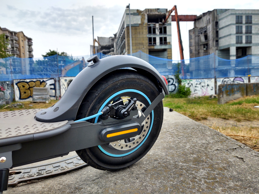 tylne koło to jest, w hulajnodze motus scooty 10 lite 2022