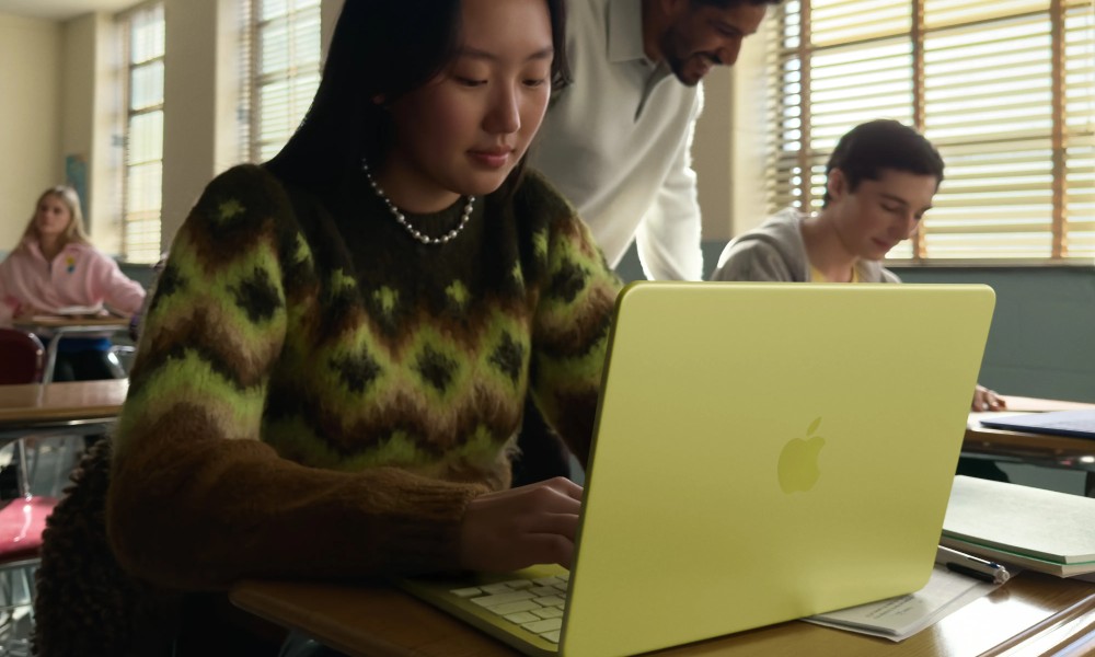 Nowy MacBook Neo najtańszy laptop Apple w akcji.