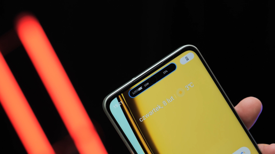 mini kapsulka w realme c67