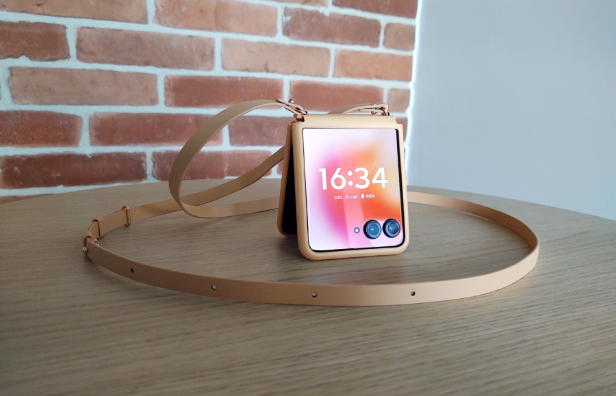 motorola razr 50 ultra w etui motorebka