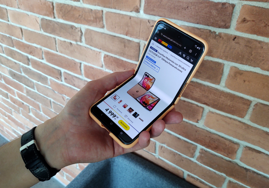 motorola razr 50 ultra zgieta w pol