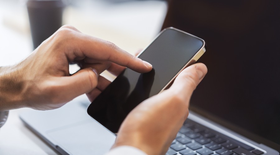 Zablokowany telefon podczas odblokowywania