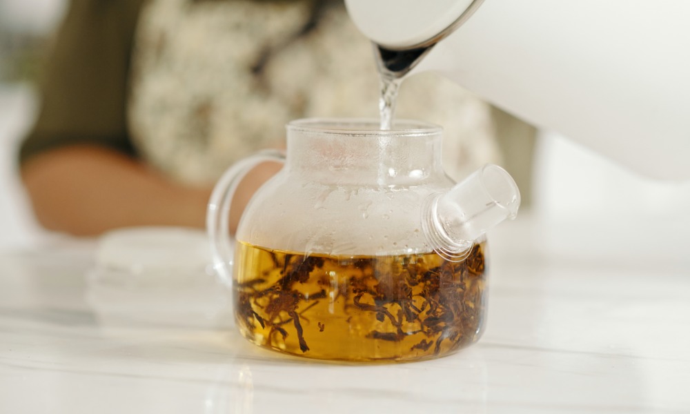 herbata parzona w dzbanku