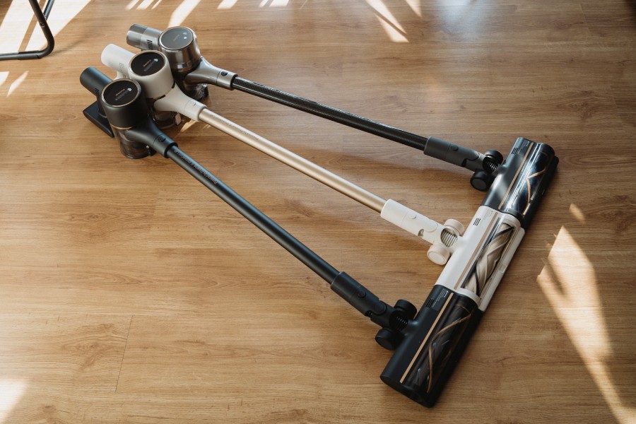 3 odkurzacze pionowe Dreame