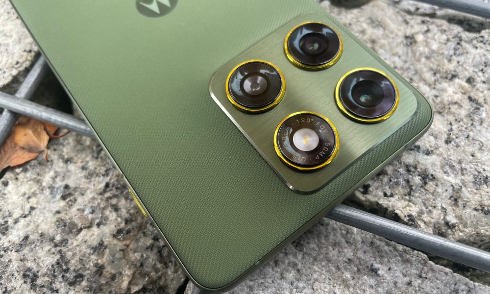 smartfon motorola edge 70 w kolorze pantone bronze green