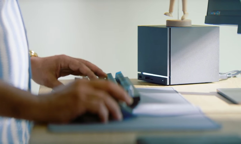 Steam Machine na biurku