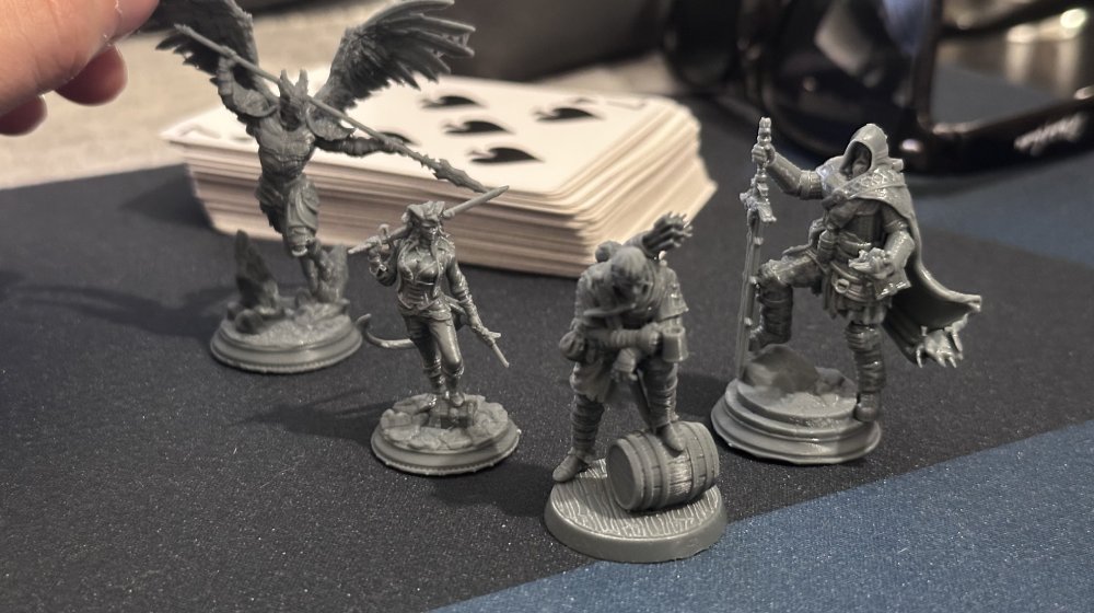 szare figurki do gry w rpg