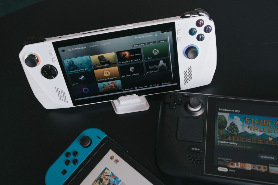 ASUS ROG Ally, Steam Deck i Nintendo Switch