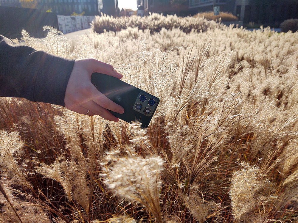 rekreacja sceny z gladiatora motorola edge 70