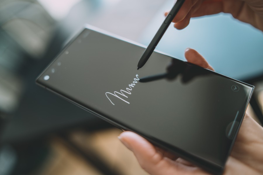 Samsung Galaxy S23 Ultra obsługiwany rysikiem