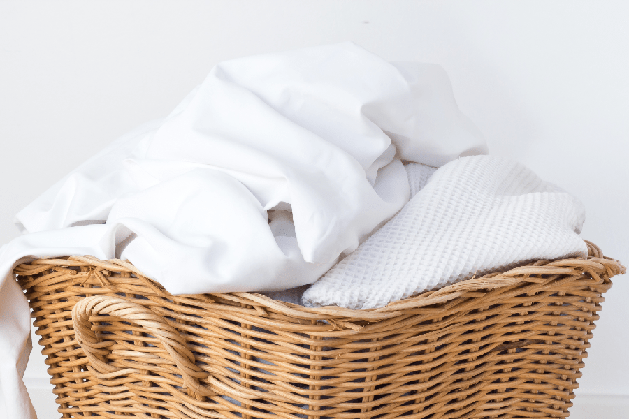 pranie białe jasne tkaniny jak usunąć plamy z krwi