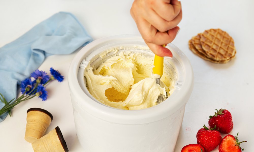 śmietankowe lody zrobione w maszynce