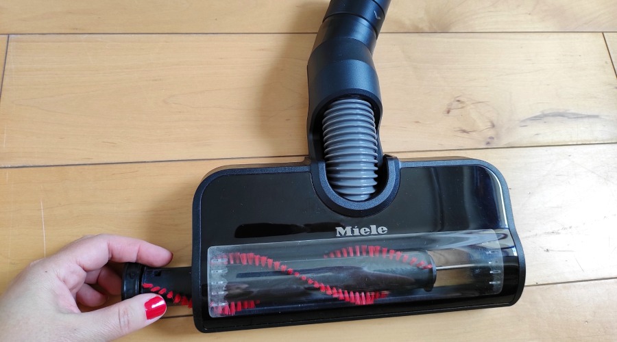 odkurzacz pionowy Miele Duoflex HX1 Cat&Dog czyszczenie szczotki
