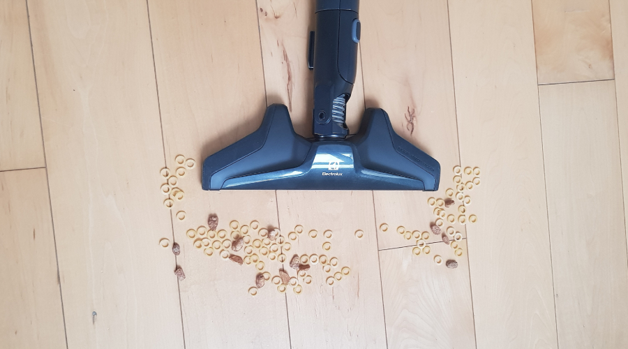 Electrolux Pure D82-ALRG Silence doskonale radzi sobie z płatkami