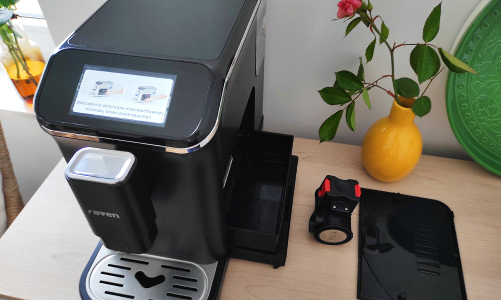 test ekspresu Raven EEC001 widok na blok zaparzający