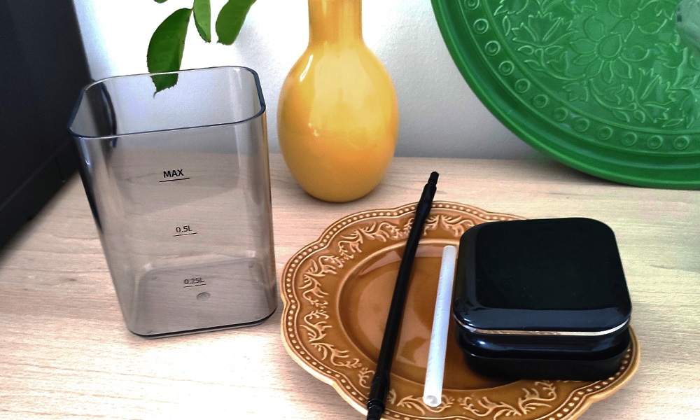 test ekspresu Raven EEC001 widok na karafkę rozłożoną na części