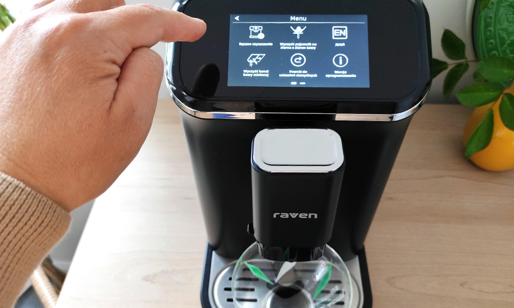 test ekspresu Raven EEC001 aktywacja programu płukania ekspresu