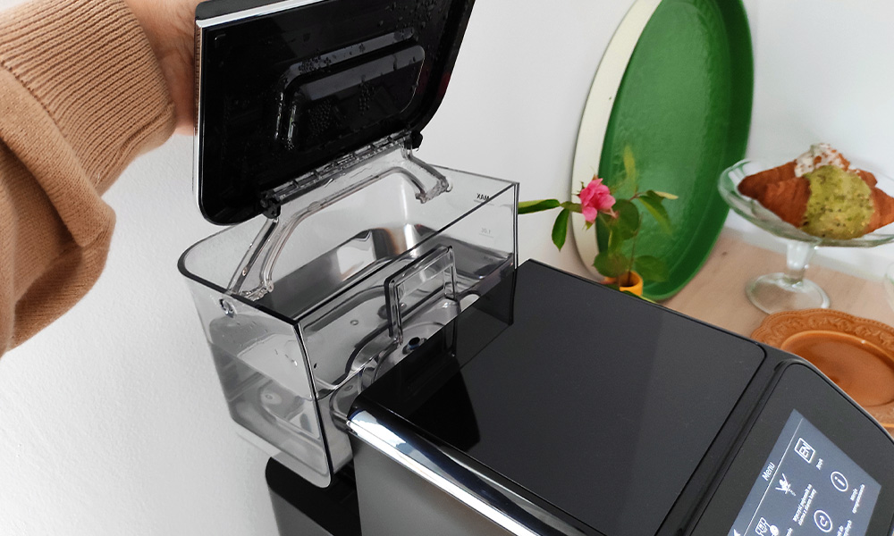 test ekspresu Raven EEC001  widok na pojemnik na wodę