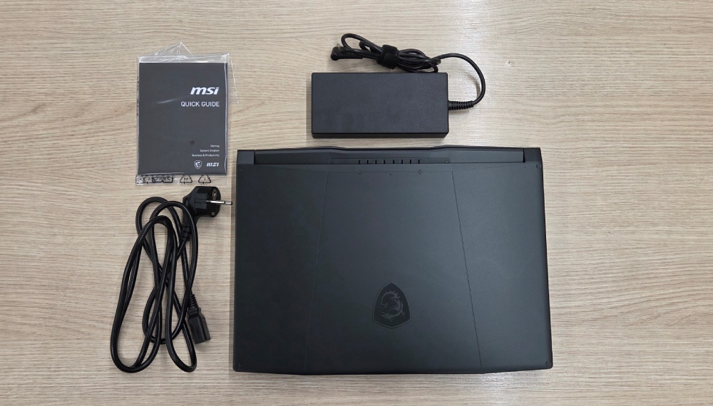 Zawartość pudełka z MSI Katana 15-HX-B14W