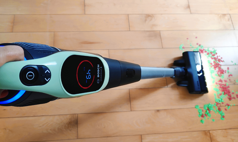 odkurzanie konfetti odkurzaczem Bosch Unlimited 9