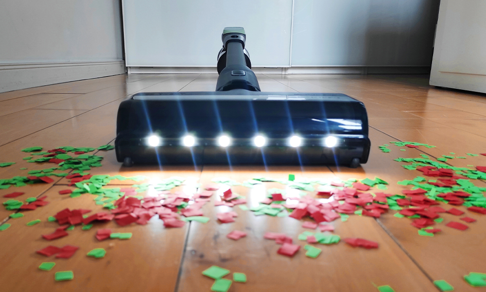 szczotka uniwersalna z podświetleniem Bosch Unlimited 9 wciąga konfetti z podłogi