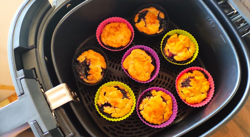 air fryer Philips Ovi NA547 - babeczki z jagodami