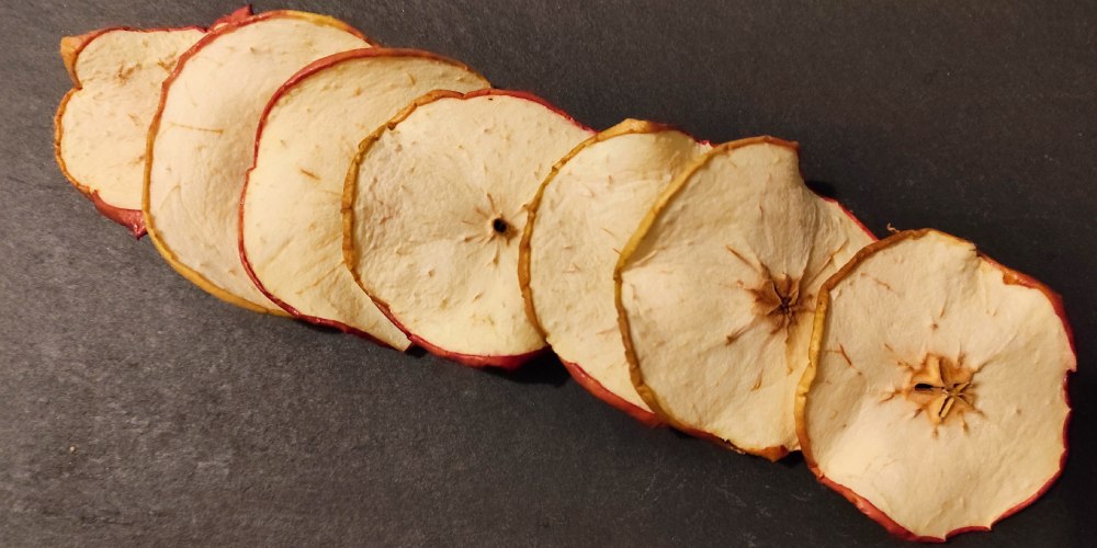 air fryer Philips Ovi NA547 - zrobione w nim czipsy jabłkowe