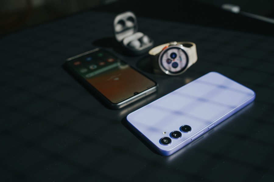 smartfony Samsung Galaxy A34 wraz z akcesoriami