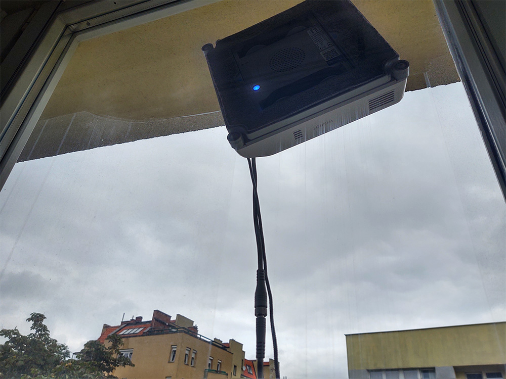 winbot mini na szybie