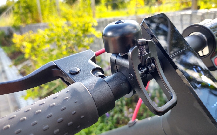 haczyk z dzwonkiem na kierownicy hulajki xiaomi Mi Electric Scooter Pro2 2022