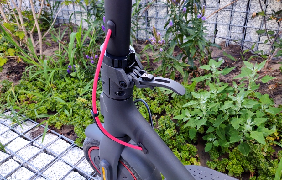 blokada kolumny w hulałce Xiaomi Mi Electric Scooter Pro2 2022