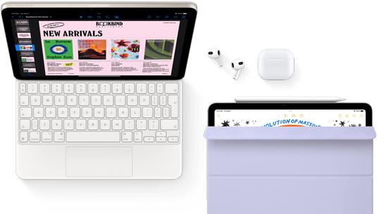 Podłączony do klawiatury Magic Keyboard iPad Air ze słuchawkami Airpods Pro, Apple Pencil Pro oraz etui Smart Folio