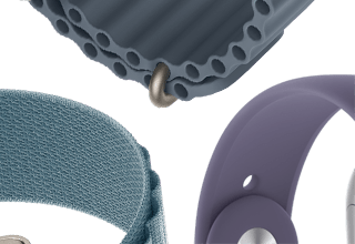 Paski do Apple Watch Series 11: pasek sportowy w kolorze mlecznego fioletu, pasek Ocean w kolorze marynarskiego granatu, opaska Alpine w kolorze jasnoniebieskim