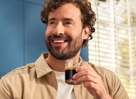 Doskonały smak i aromat kawy z ekspresem Philips LatteGo serii 5500.