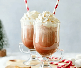 Latte Macchiato z tahini i syropem klonowym