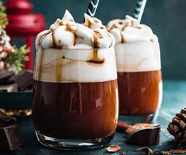 Latte Macchiato z tahini i syropem klonowym