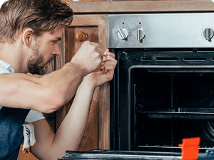 Czy piekarnik parowy musi być podłączony do wody