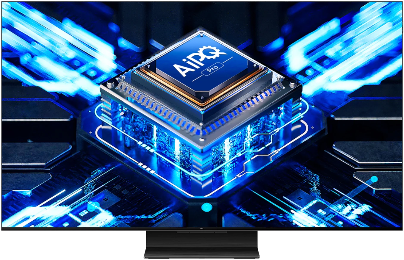 Trójwymiarowa wizualizacja świecącego procesora AiPq Pro z niebieskimi liniami danych na ekranie.