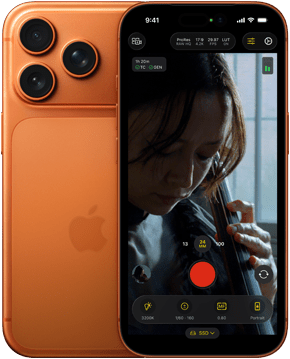 Dwa iPhone’y 17 Pro w kolorze kosmicznego pomarańczu. Jeden ustawiony przodem z widocznym na ekranie wideo w trakcie nagrywania. Drugi ustawiony tyłem, prezentujący trzy aparaty urządzenia