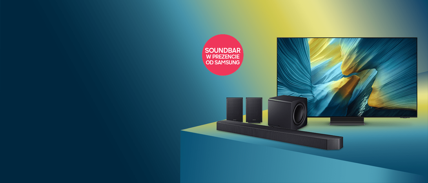 Telewizor i zestaw głośników z soundbarem na turkusowym tle. Obok czerwone kółko z napisem „SOUNDBAR W PREZENCIE”.